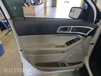 2014 Ford Explorer XLT – miniatura 9