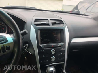 2014 Ford Explorer XLT – miniatura 10