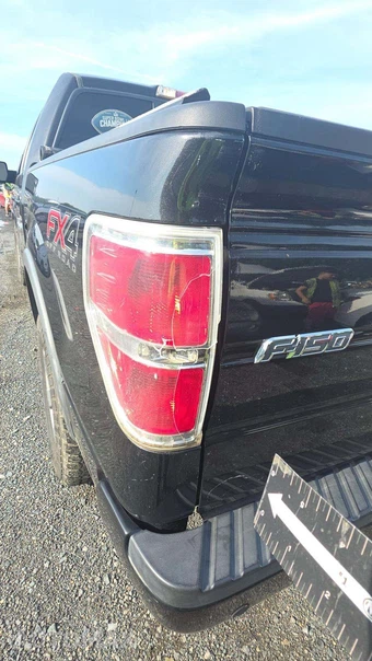 2014 Ford F-150 FX4 Crew Cab Short Bed – miniatura 29