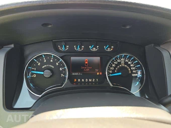 2014 Ford F-150 XLT Extended Cab Medium Bed w/Rear Doors - miniatura 9