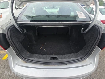 2014 Ford Fiesta S Sedan – miniatura 16