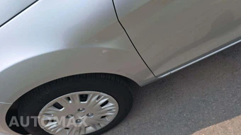2014 Ford Fiesta S Sedan – miniatura 22