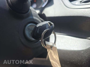 2014 Ford Fiesta SE Hatchback - miniatura 8