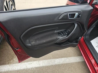 2014 Ford Fiesta SE Hatchback – miniatura 9