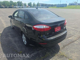 2014 Ford Fiesta SE Sedan – miniatura 2