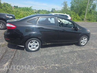 2014 Ford Fiesta SE Sedan – miniatura 4