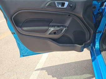 2014 Ford Fiesta SE Sedan – miniatura 9