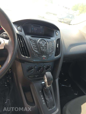 2014 Ford Focus S Sedan - miniatura 10