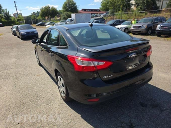 2014 Ford Focus S Sedan - miniatura 2