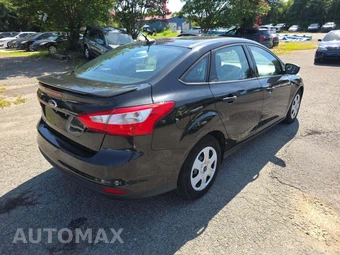 2014 Ford Focus S Sedan - miniatura 3