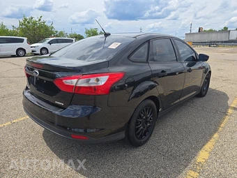 2014 Ford Focus S Sedan – miniatura 4