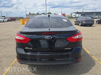 2014 Ford Focus S Sedan – miniatura 5