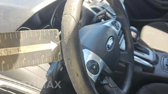 2014 Ford Focus SE Hatchback – miniatura 26