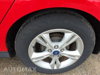 2014 Ford Focus SE Hatchback – miniatura 11