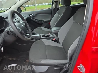 2014 Ford Focus SE Hatchback – miniatura 13