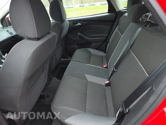 2014 Ford Focus SE Hatchback – miniatura 16