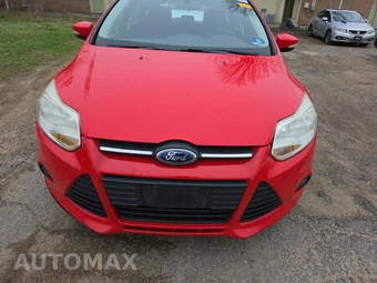 2014 Ford Focus SE Hatchback – miniatura 2