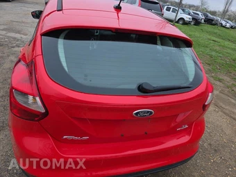 2014 Ford Focus SE Hatchback – miniatura 5
