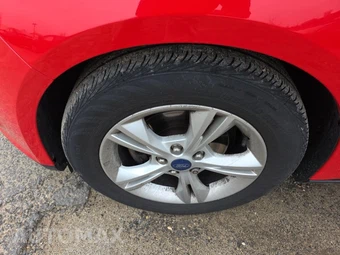 2014 Ford Focus SE Hatchback – miniatura 8