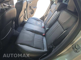 2014 Ford Focus SE Hatchback – miniatura 10
