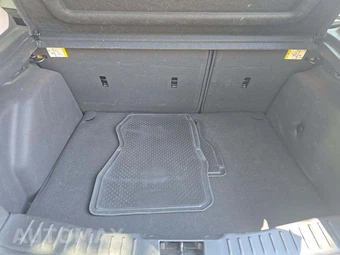 2014 Ford Focus SE Hatchback – miniatura 11