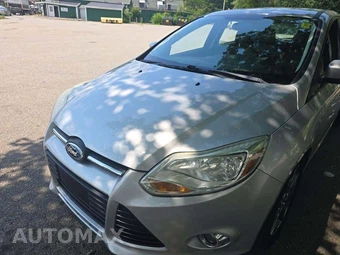 2014 Ford Focus SE Hatchback – miniatura 19
