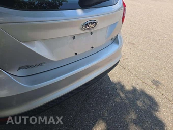 2014 Ford Focus SE Hatchback – miniatura 20