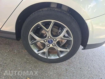 2014 Ford Focus SE Hatchback – miniatura 23