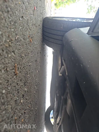 2014 Ford Focus SE Hatchback – miniatura 28