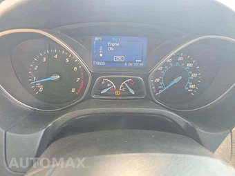 2014 Ford Focus SE Hatchback – miniatura 6