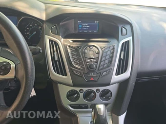 2014 Ford Focus SE Hatchback – miniatura 7