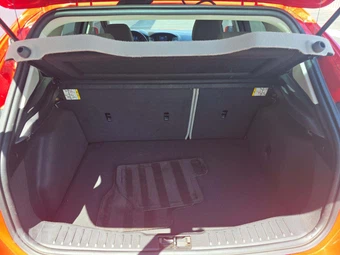 2014 Ford Focus SE Hatchback – miniatura 14