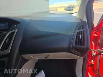 2014 Ford Focus SE Hatchback – miniatura 19