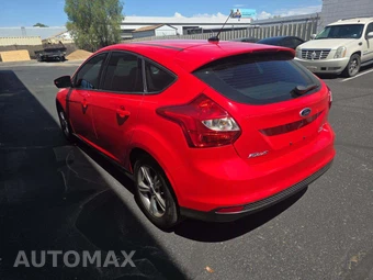 2014 Ford Focus SE Hatchback – miniatura 2