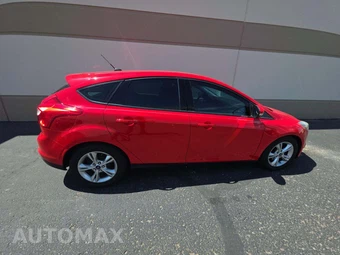 2014 Ford Focus SE Hatchback – miniatura 4