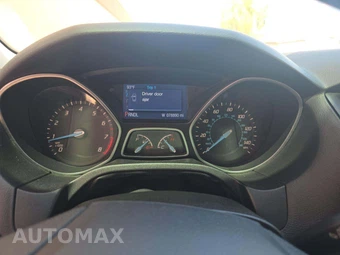 2014 Ford Focus SE Hatchback – miniatura 9