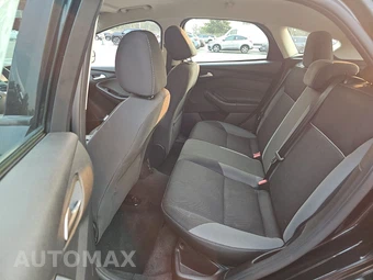 2014 Ford Focus SE Hatchback - miniatura 13