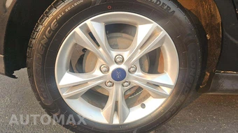 2014 Ford Focus SE Hatchback - miniatura 21