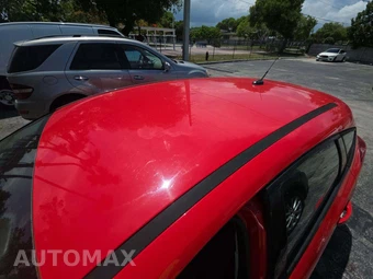 2014 Ford Focus SE Hatchback – miniatura 12