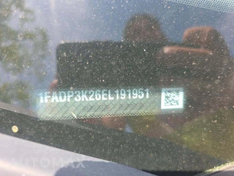 2014 Ford Focus SE Hatchback – miniatura 5