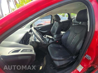 2014 Ford Focus SE Hatchback – miniatura 6