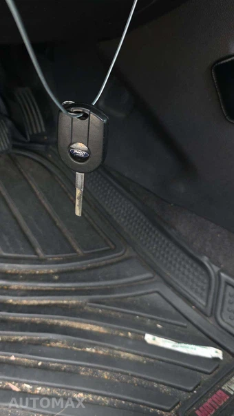 2014 Ford Focus SE Hatchback – miniatura 17