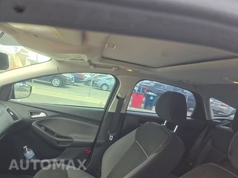 2014 Ford Focus SE Hatchback – miniatura 18