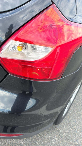 2014 Ford Focus SE Hatchback – miniatura 24