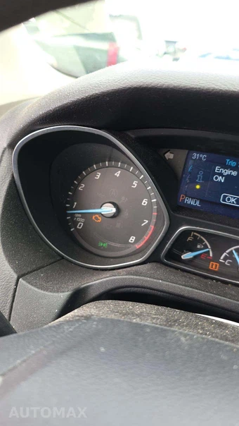 2014 Ford Focus SE Hatchback – miniatura 26