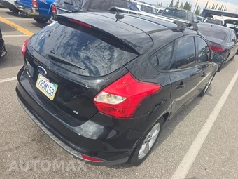 2014 Ford Focus SE Hatchback – miniatura 4