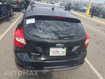 2014 Ford Focus SE Hatchback – miniatura 5