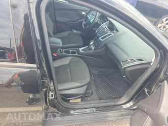 2014 Ford Focus SE Hatchback – miniatura 8