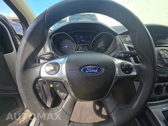 2014 Ford Focus SE Hatchback – miniatura 10