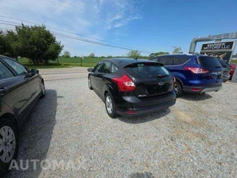 2014 Ford Focus SE Hatchback – miniatura 2